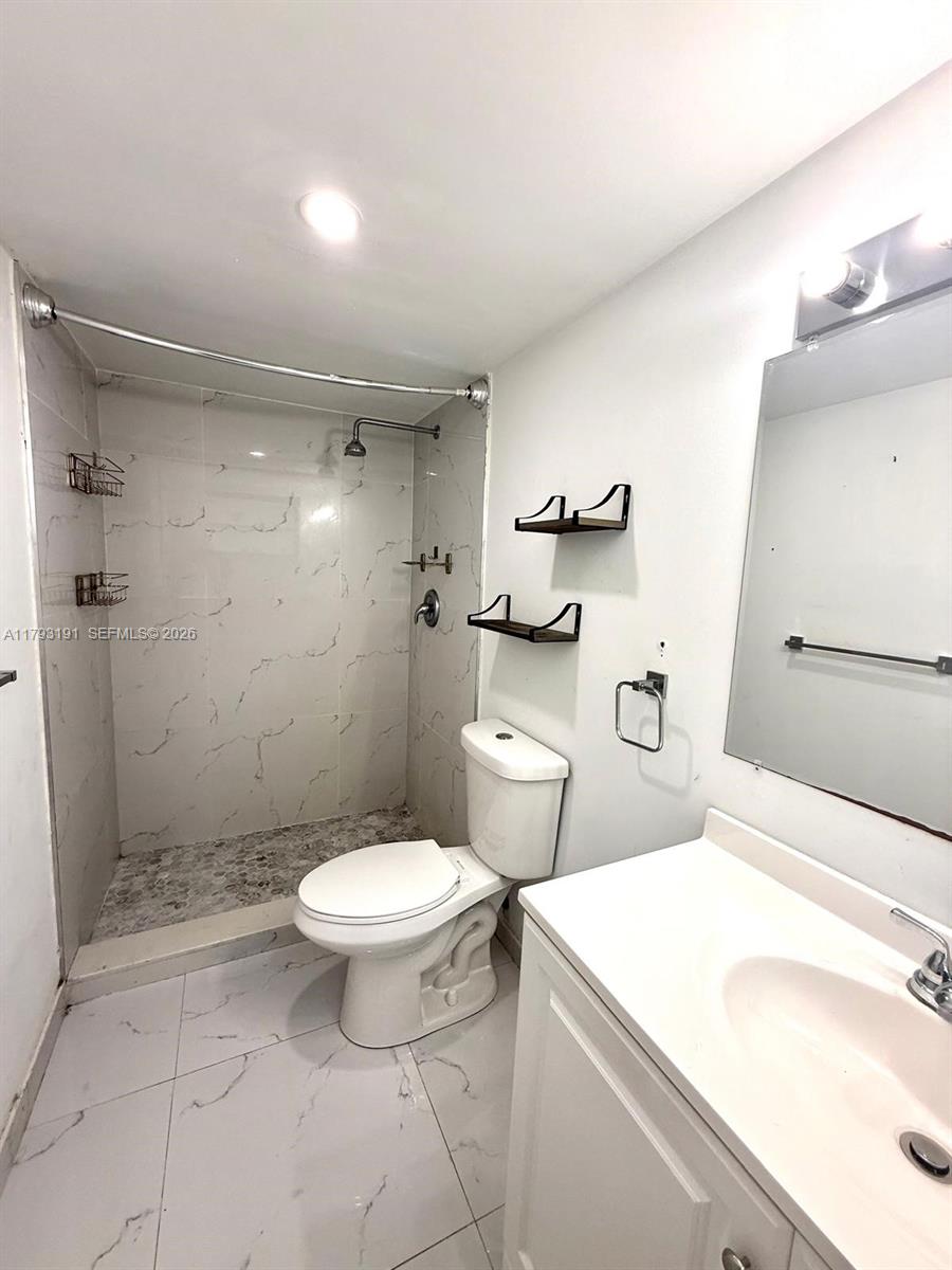 ROLLING GREEN CONDO D - Residential