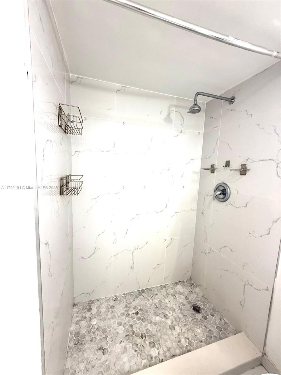 ROLLING GREEN CONDO D - Residential