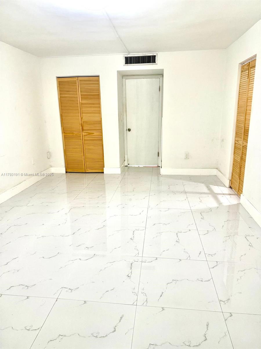 ROLLING GREEN CONDO D - Residential