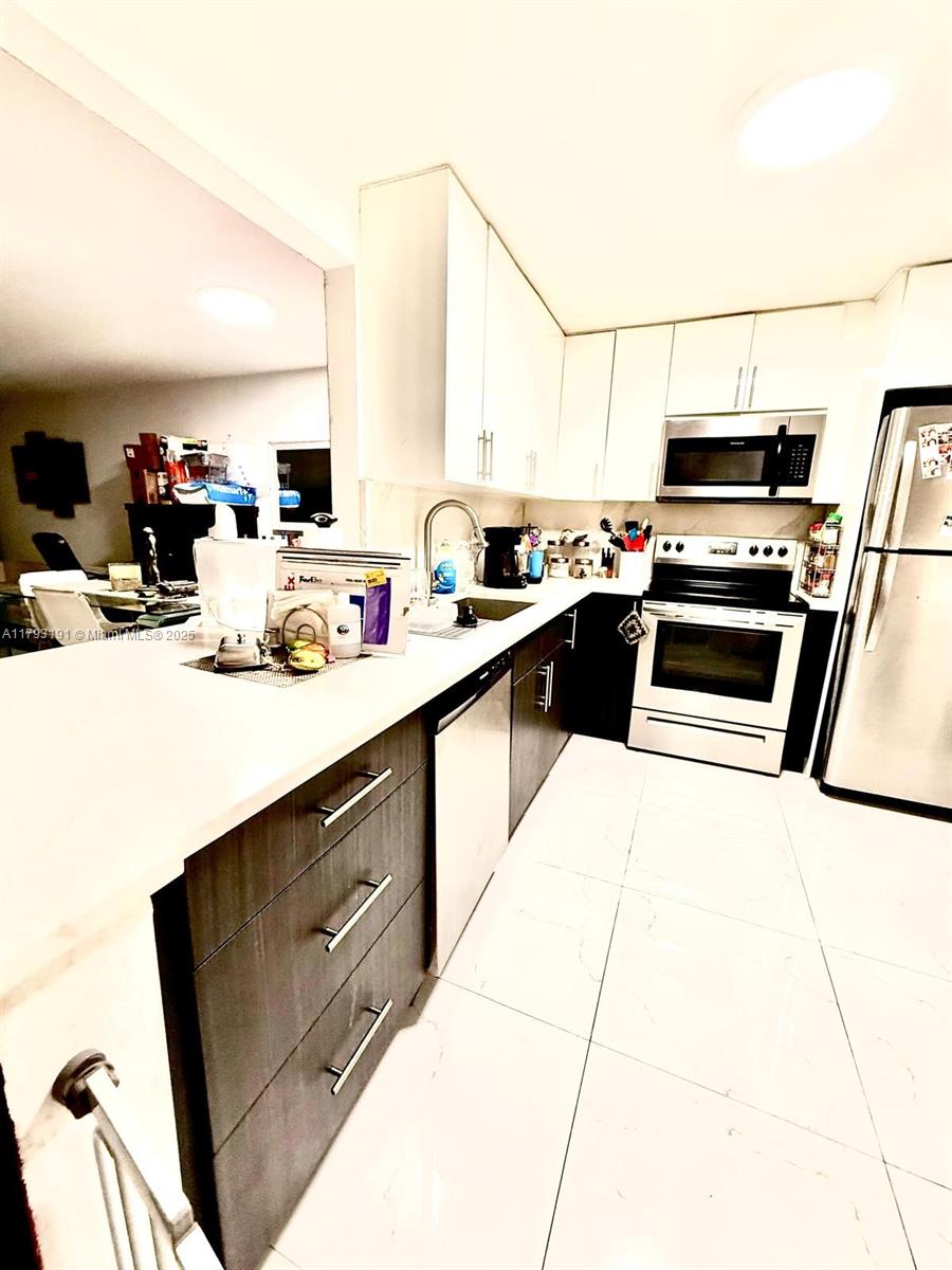 ROLLING GREEN CONDO D - Residential