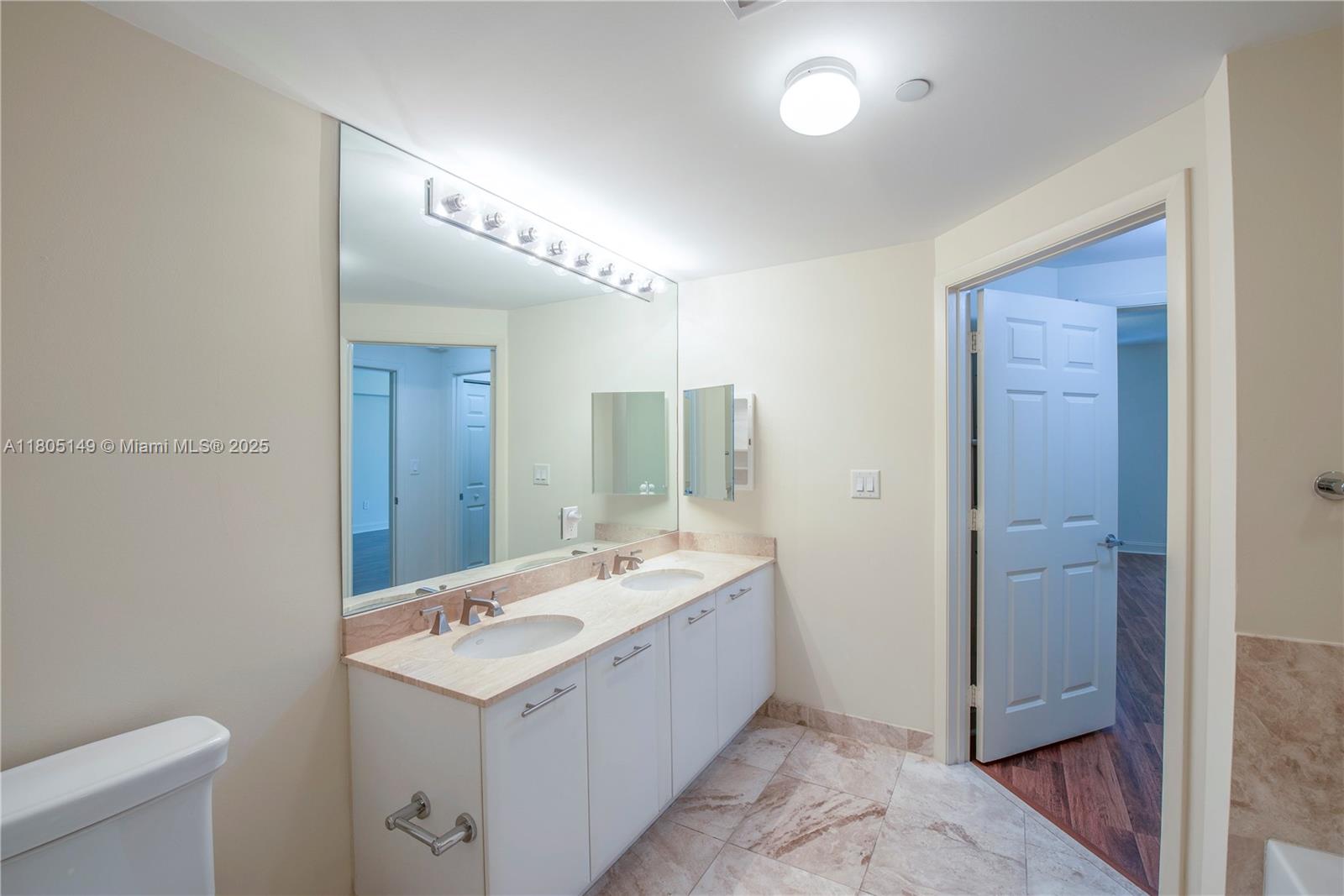 VERANDA CONDO - Residential