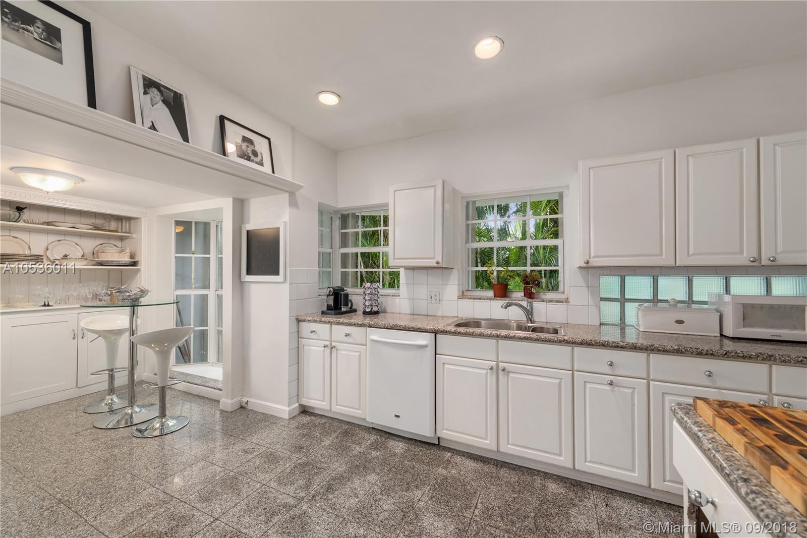 SUNSET ISLANDS-ISLAND NO - Residential