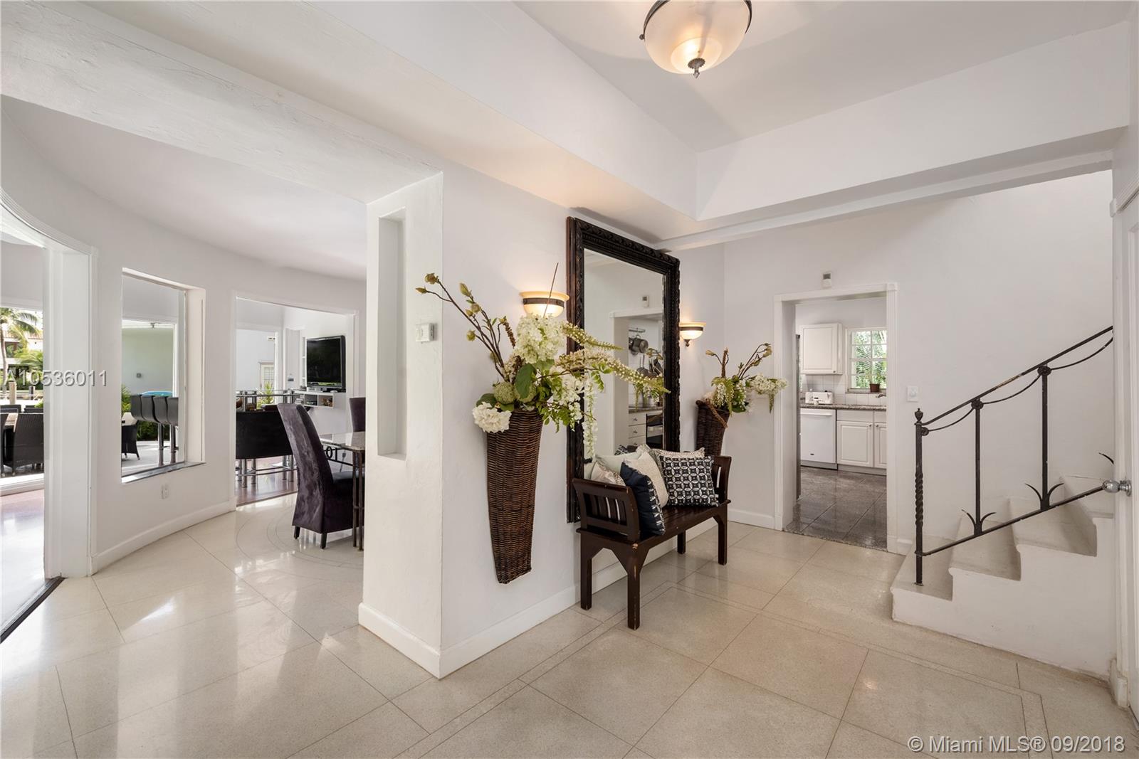 SUNSET ISLANDS-ISLAND NO - Residential