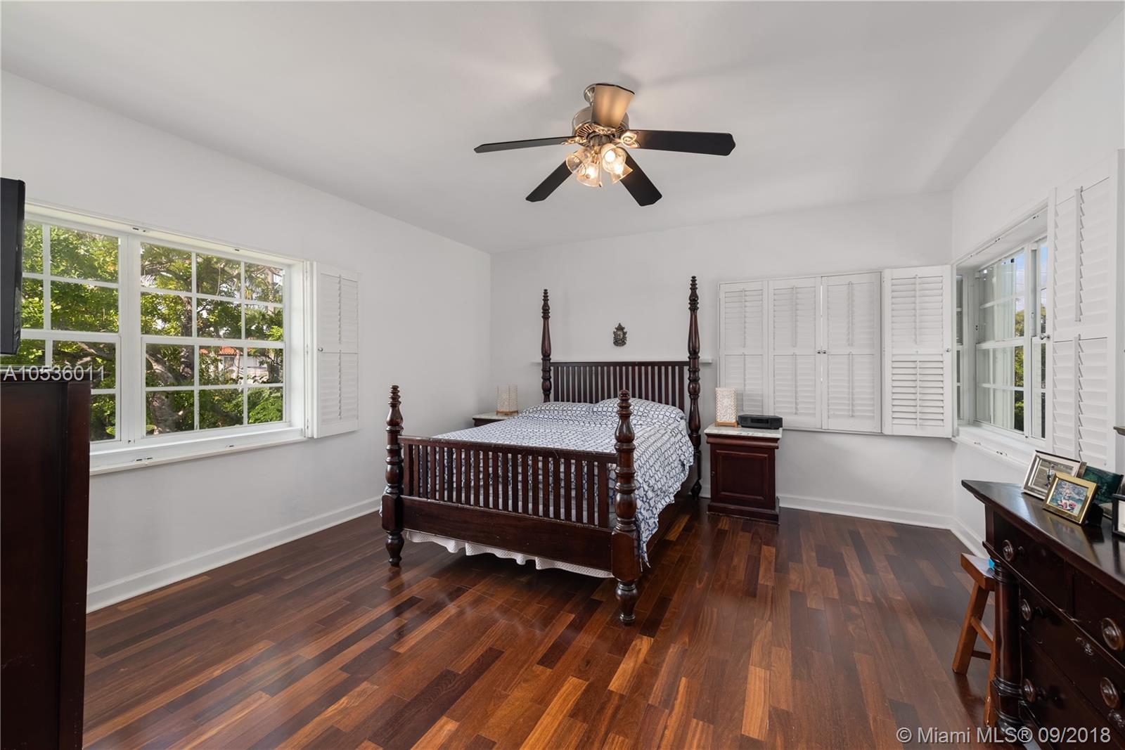 SUNSET ISLANDS-ISLAND NO - Residential