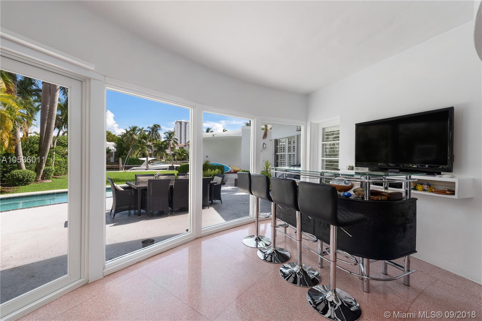 SUNSET ISLANDS-ISLAND NO - Residential