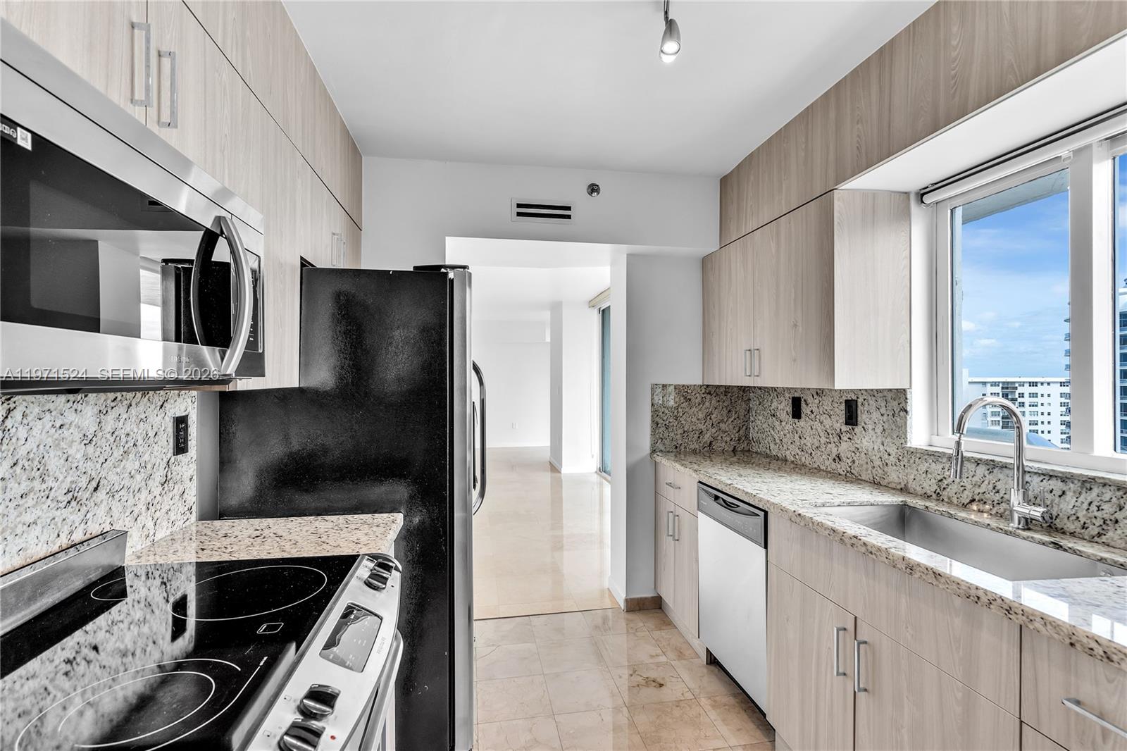 5900 Collins Ave 1906