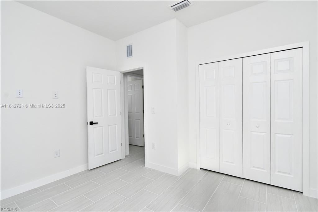 2810 W 64 St