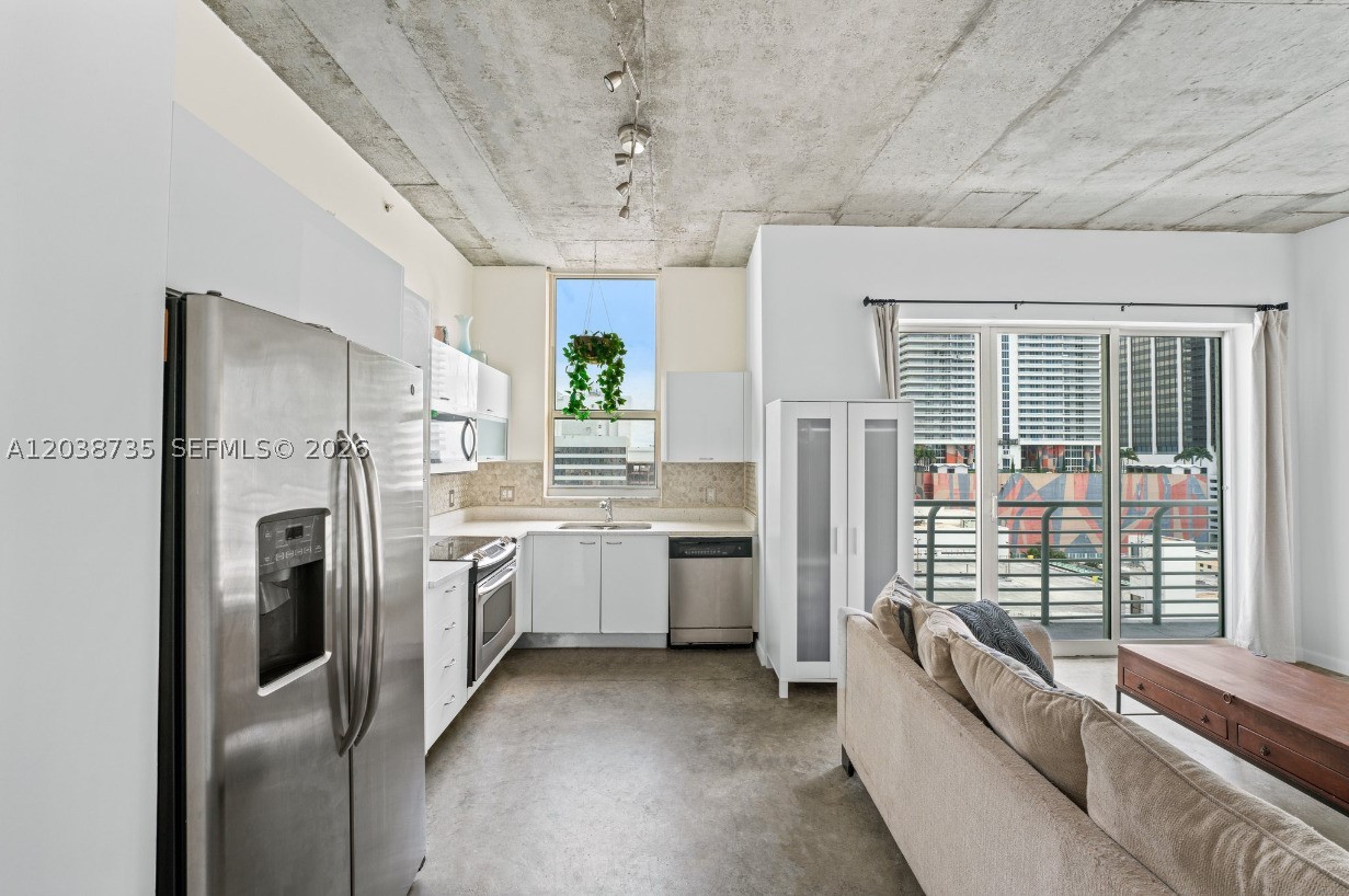 133 NE 2nd Ave 1112