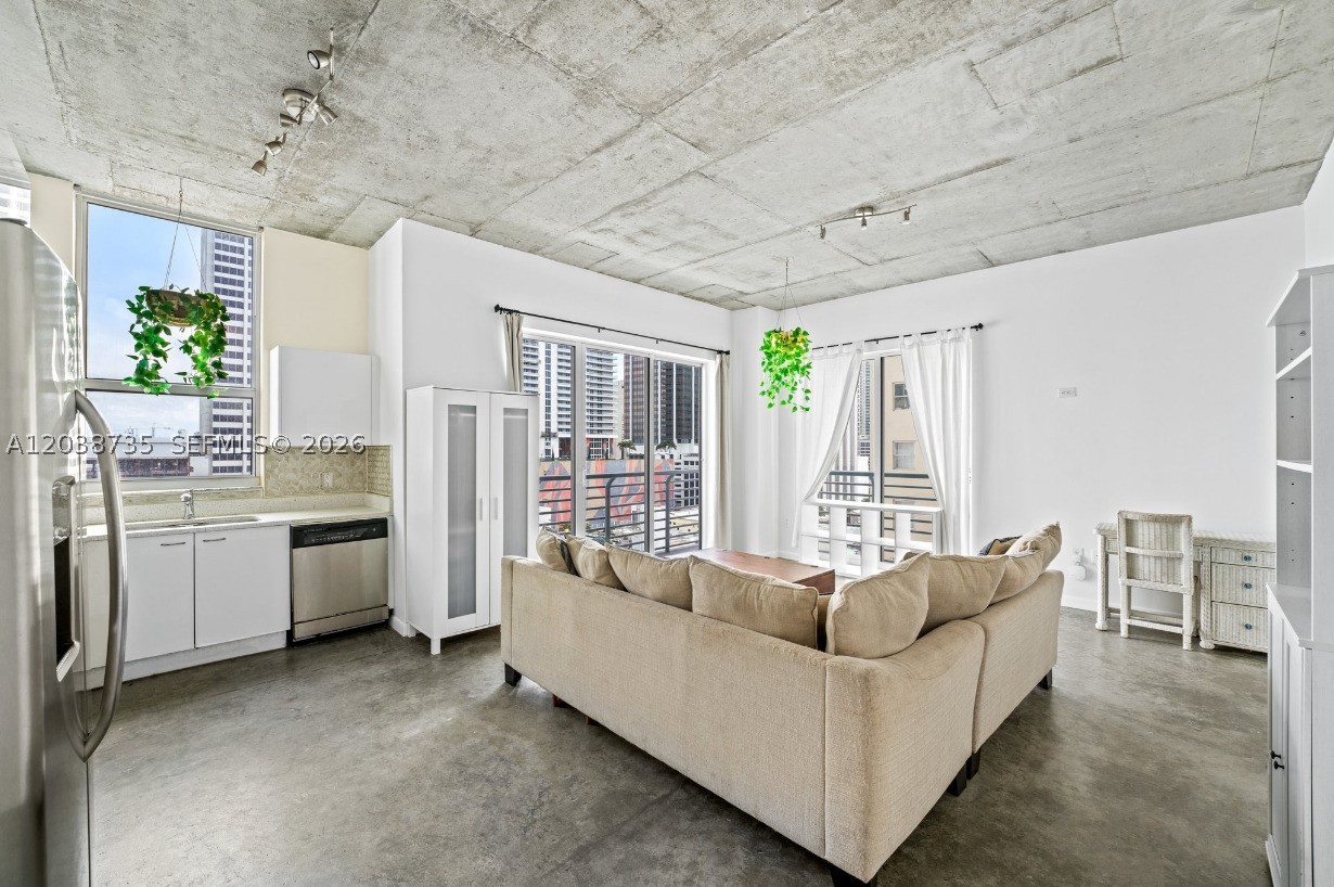 133 NE 2nd Ave 1112