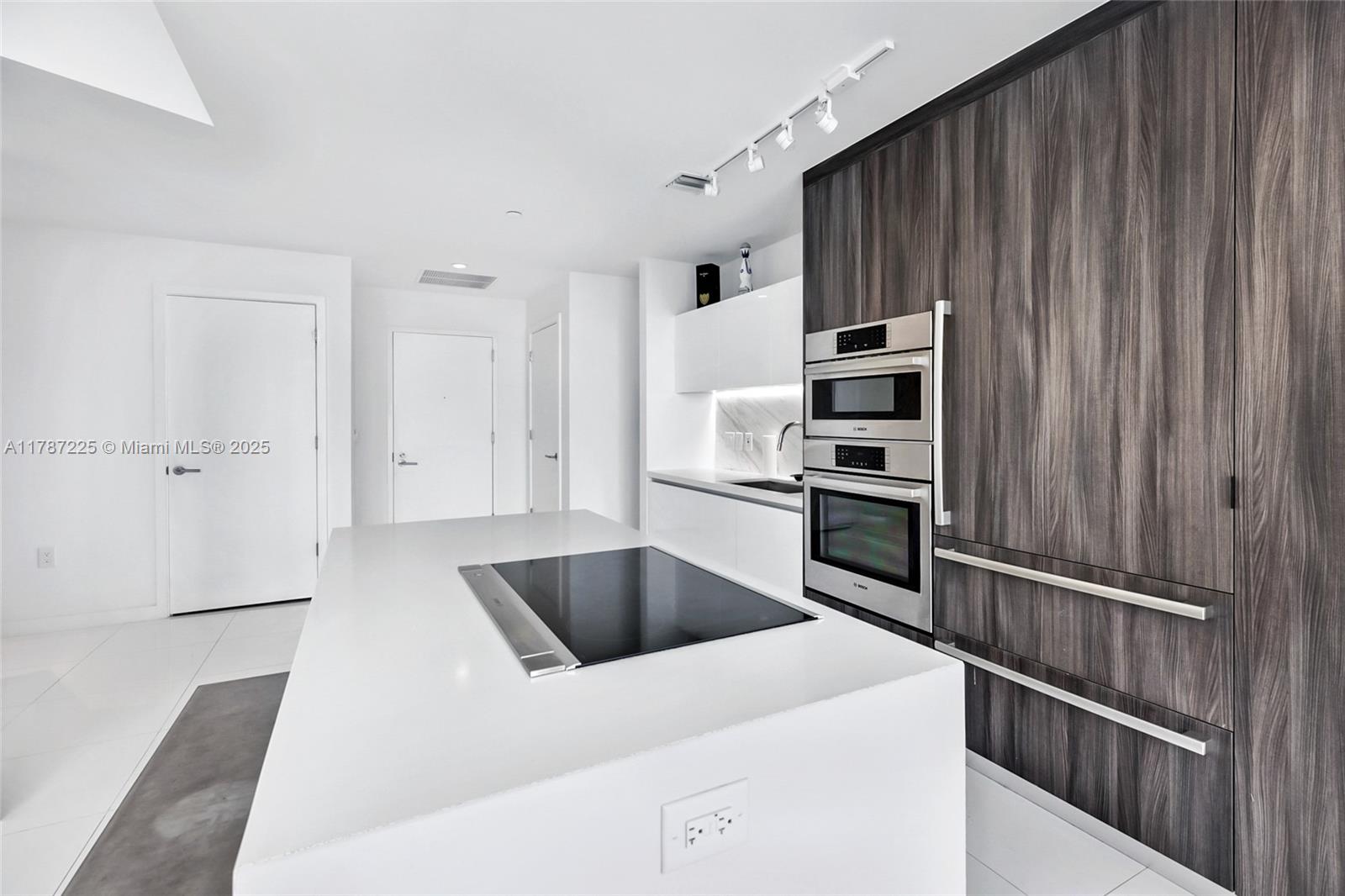 851 NE 1 Ave 1202