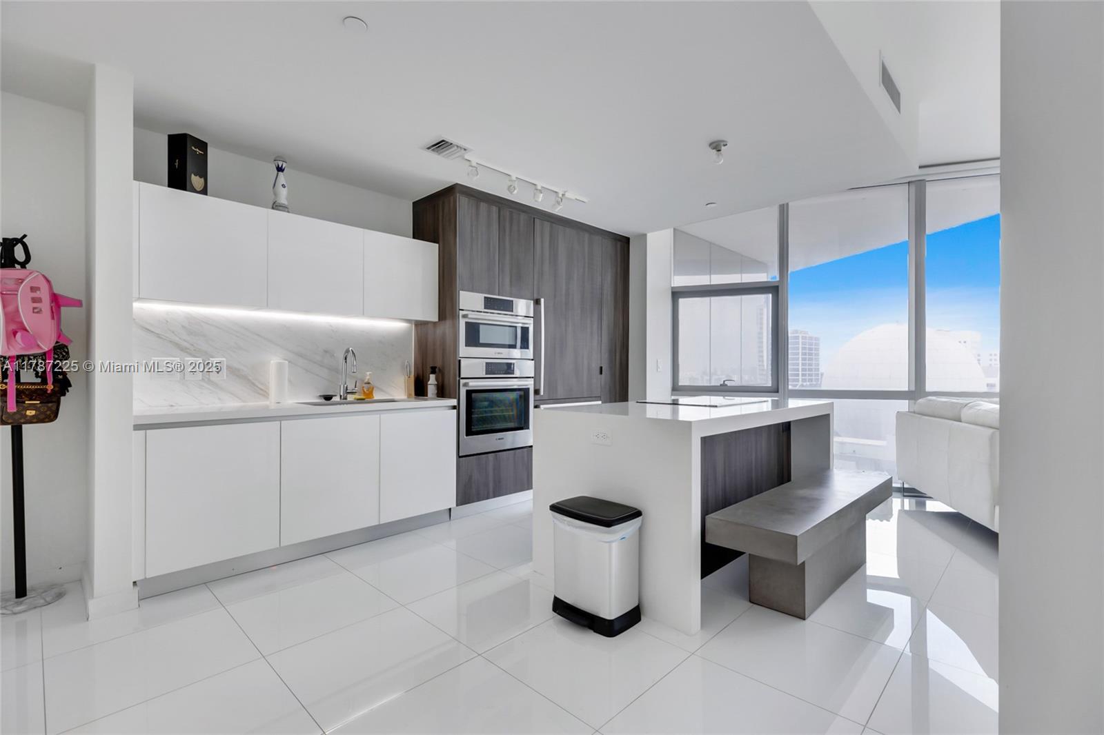 851 NE 1 Ave 1202