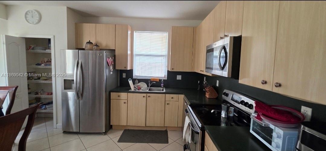 CRESTVIEW LAKES 1ST ADDN - Residential