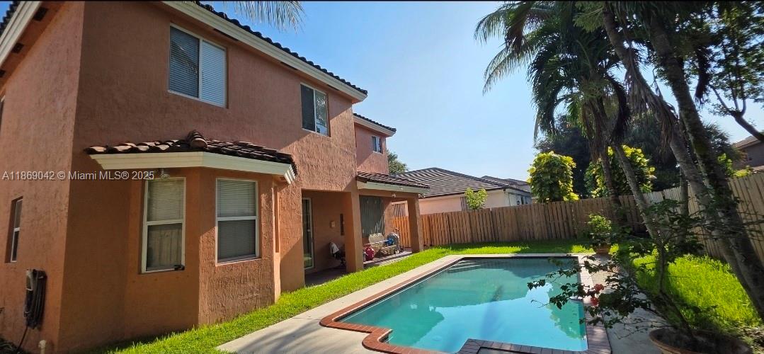 CRESTVIEW LAKES 1ST ADDN - Residential