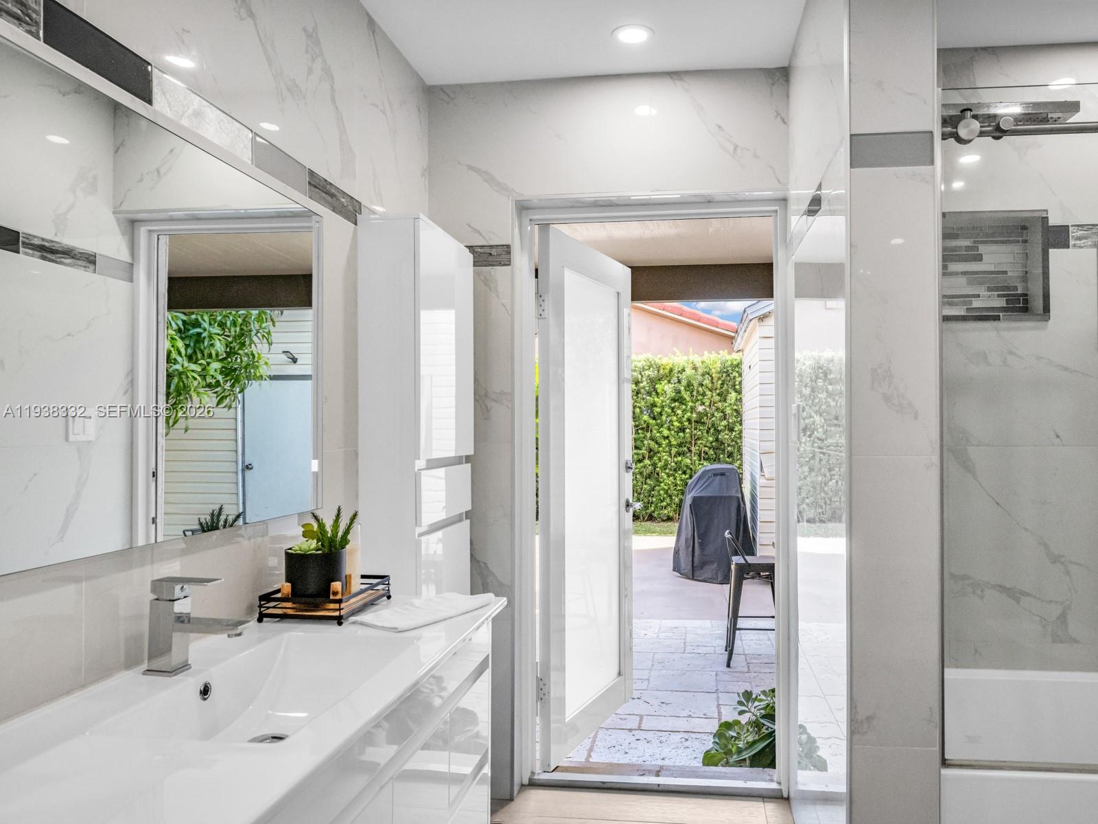 BIRD VILLAS SUB - Residential