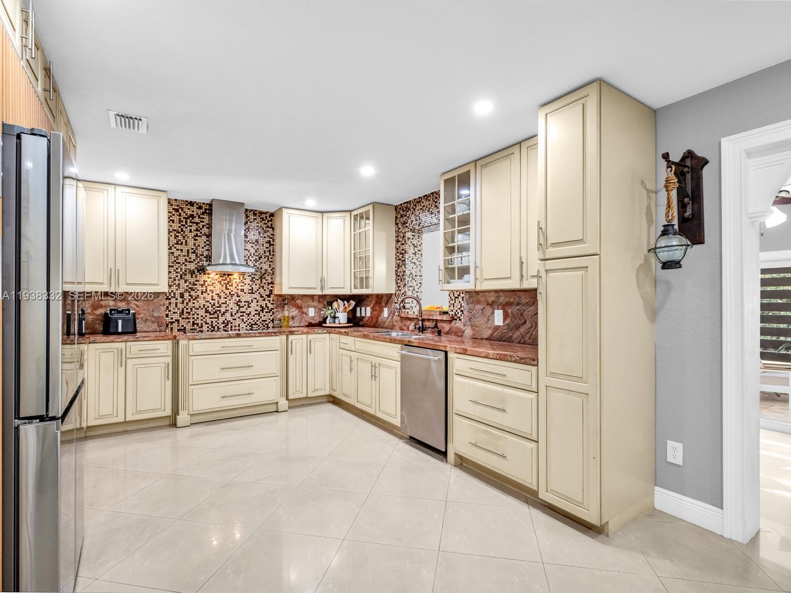 BIRD VILLAS SUB - Residential