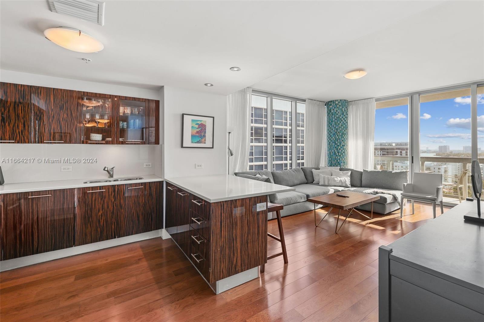 Rental Property at 6899 Collins Ave 1409, Miami Beach, Miami-Dade County, Florida - Bedrooms: 1 
Bathrooms: 1  - $4,500 MO.