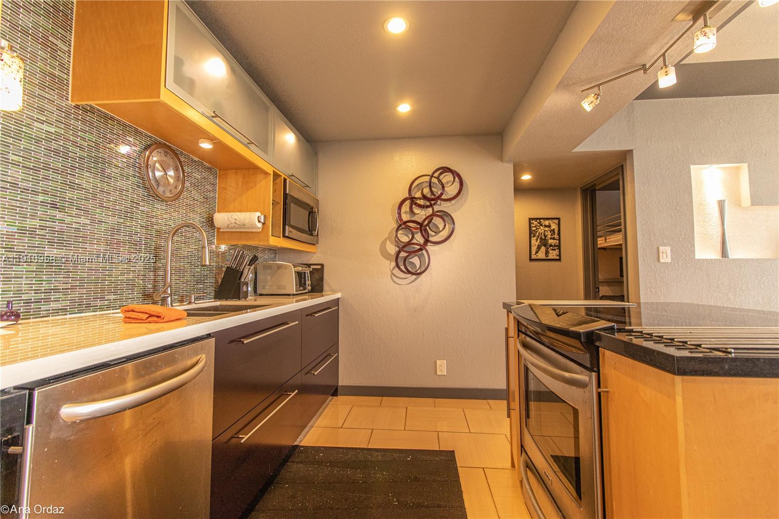 OLYMPUS CONDO - Residential Lease