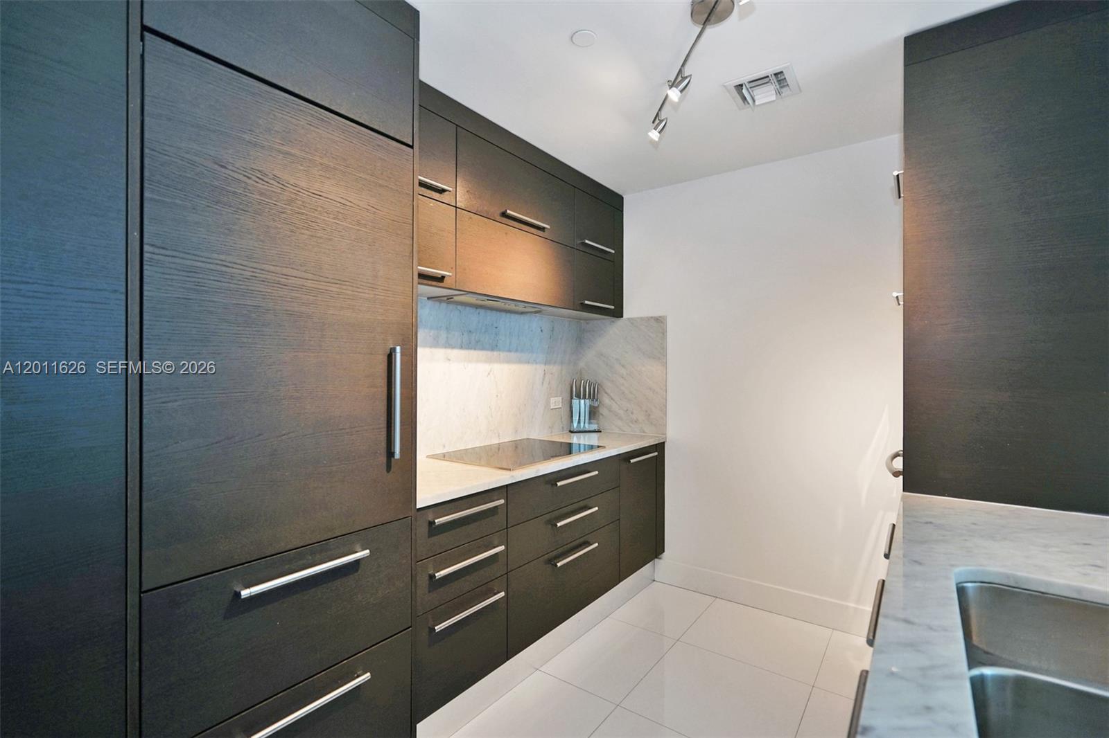 900 BISCAYNE BAY CONDO - Residential
