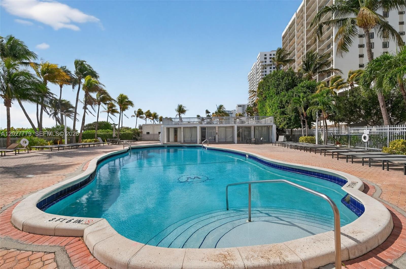 MIRASOL OCEAN TOWERS COND - Residential
