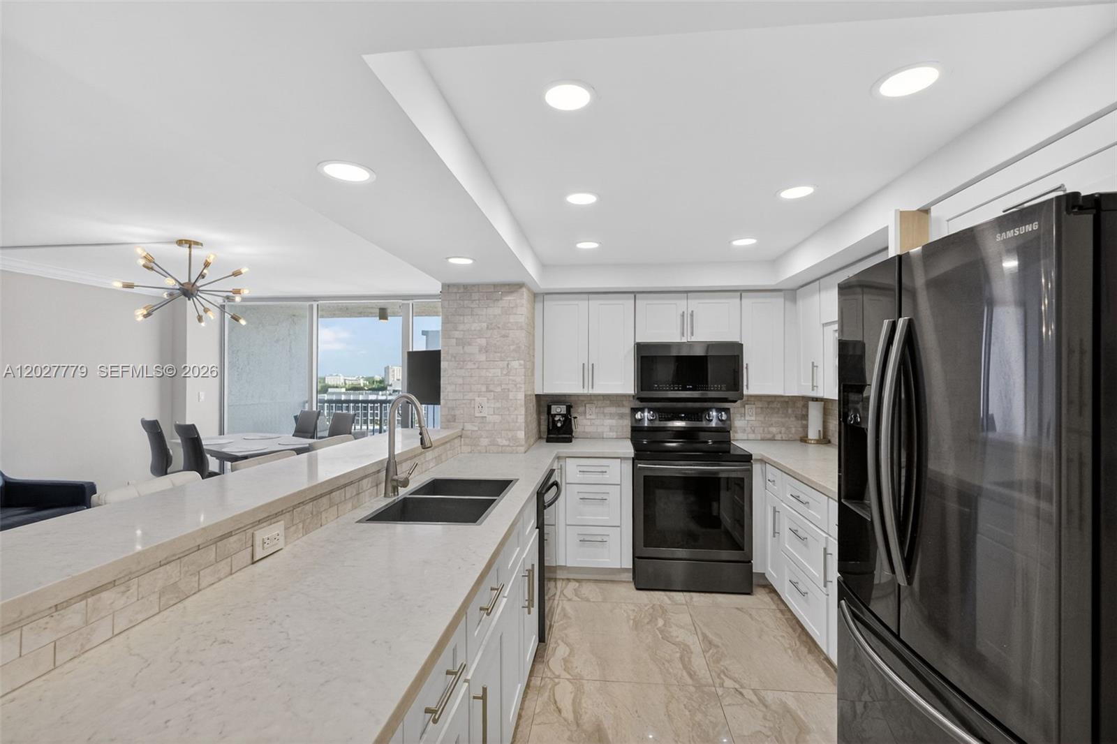 MIRASOL OCEAN TOWERS COND - Residential