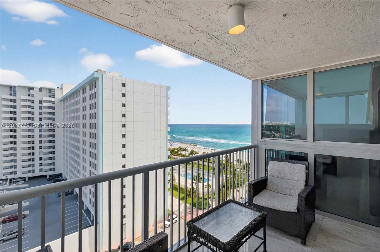 MIRASOL OCEAN TOWERS COND - Residential