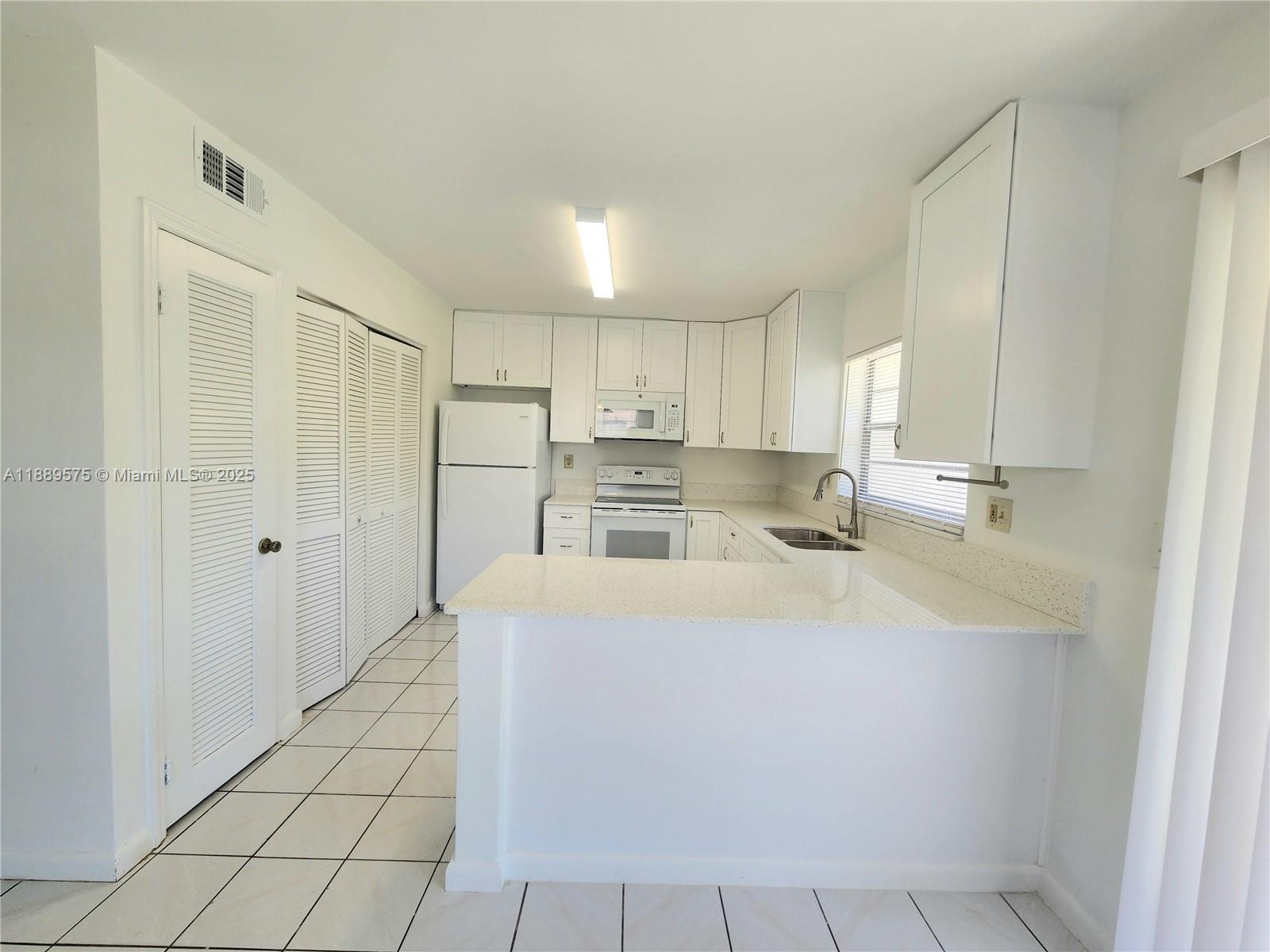 POINT ROYALE SEC 5 - Residential Lease
