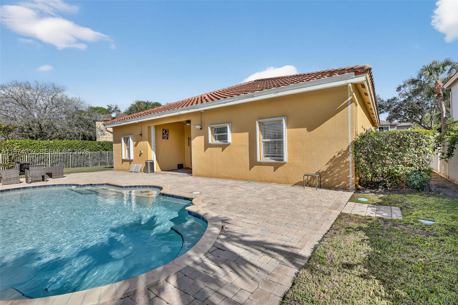 SAPPHIRE POINTE - DIAMOND - Residential