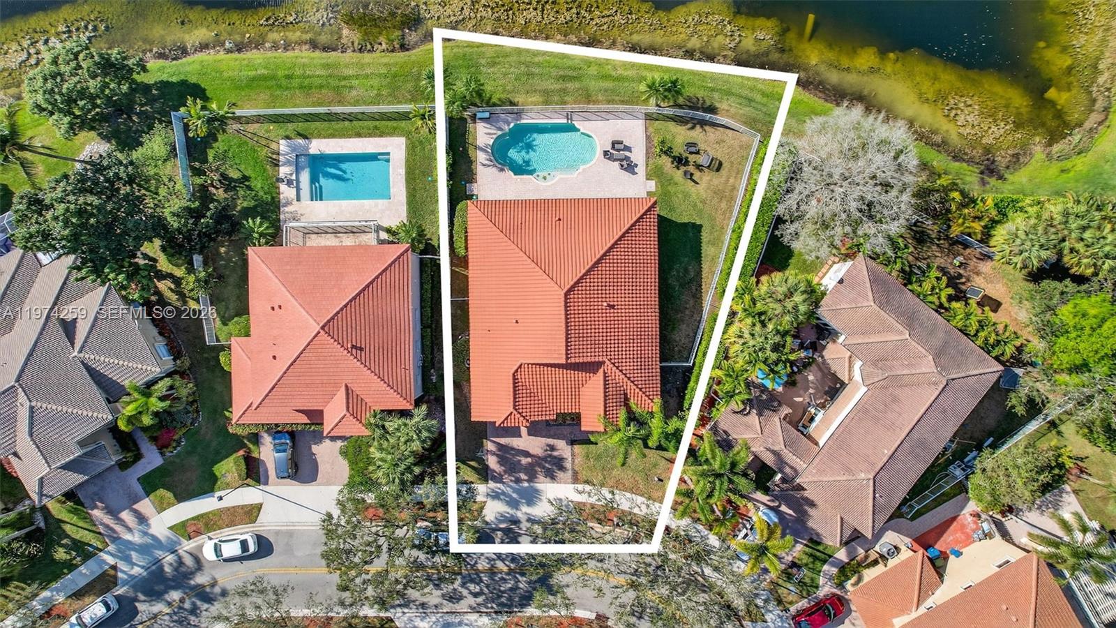 SAPPHIRE POINTE - DIAMOND - Residential