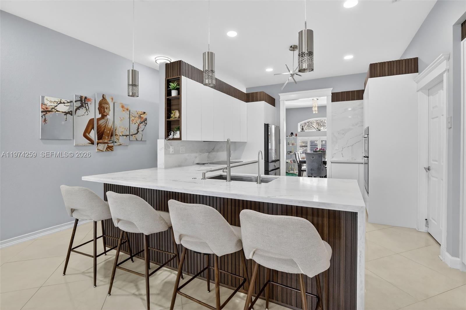 SAPPHIRE POINTE - DIAMOND - Residential