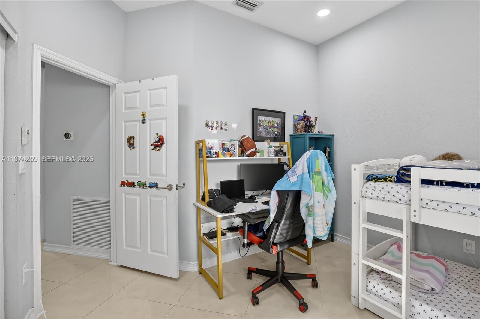 SAPPHIRE POINTE - DIAMOND - Residential