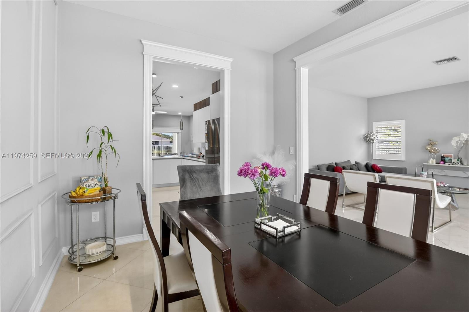 SAPPHIRE POINTE - DIAMOND - Residential