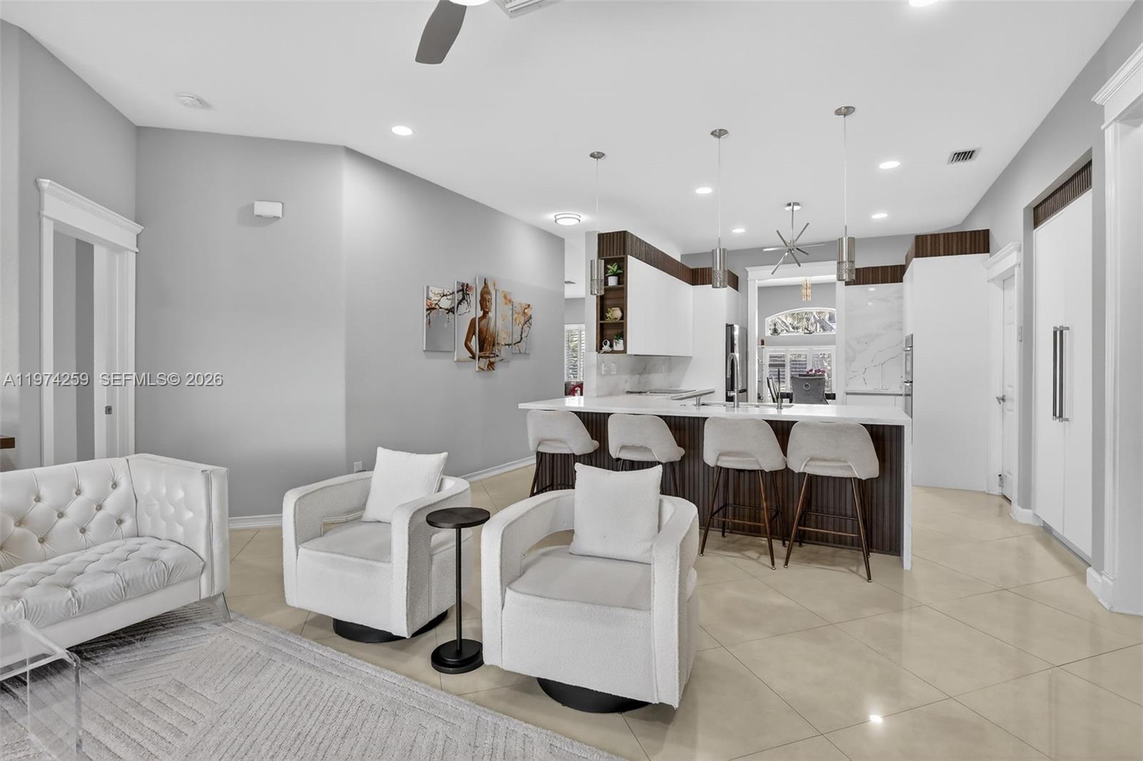 SAPPHIRE POINTE - DIAMOND - Residential