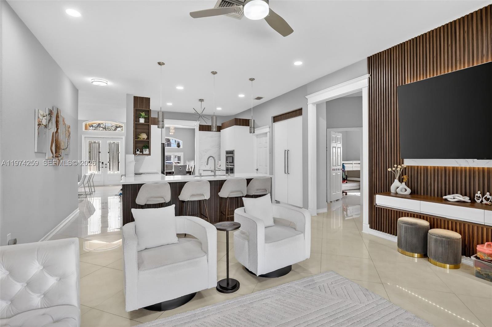 SAPPHIRE POINTE - DIAMOND - Residential