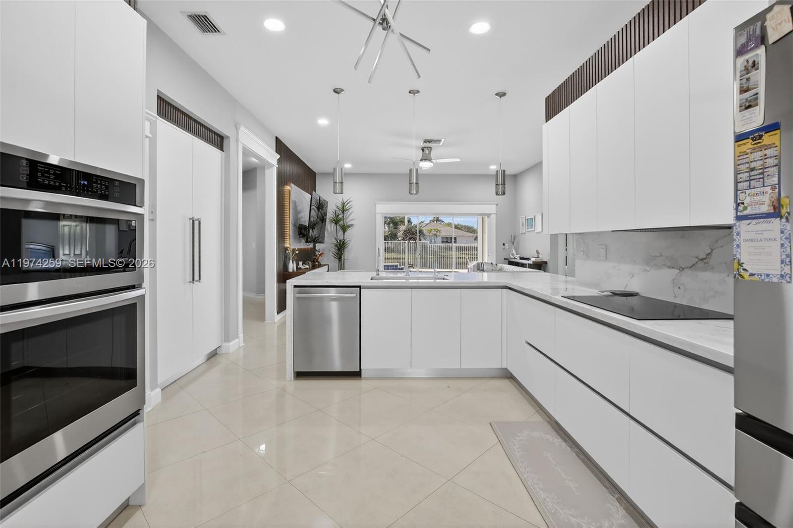 SAPPHIRE POINTE - DIAMOND - Residential