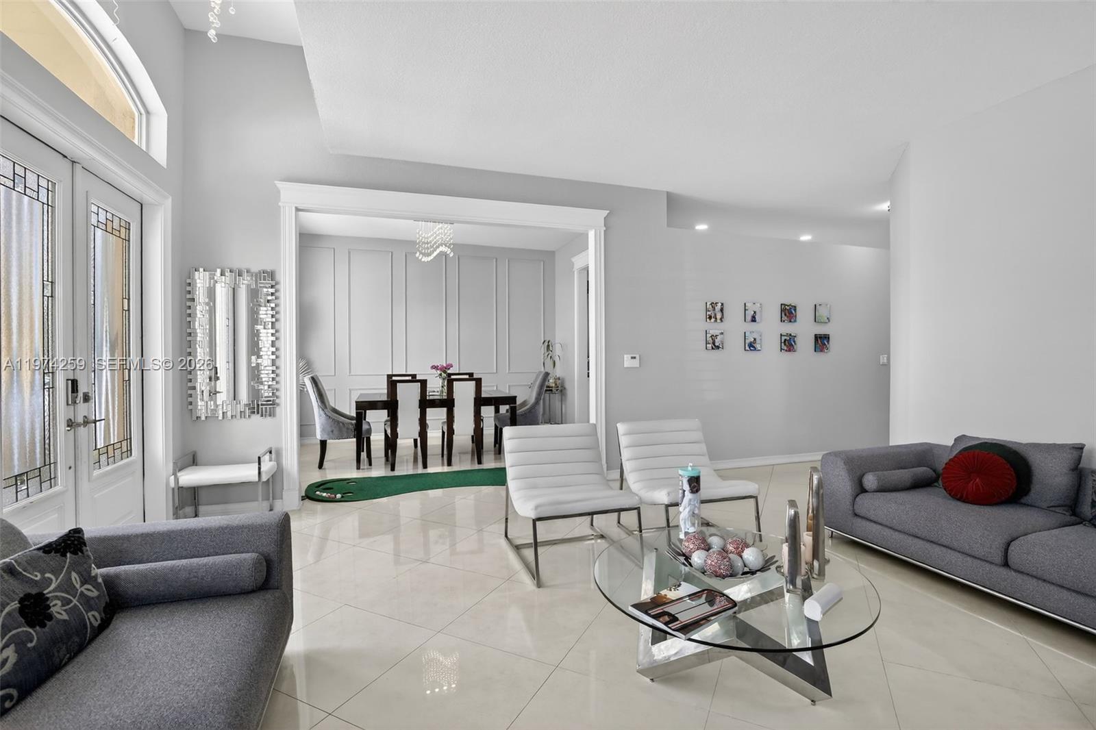 SAPPHIRE POINTE - DIAMOND - Residential