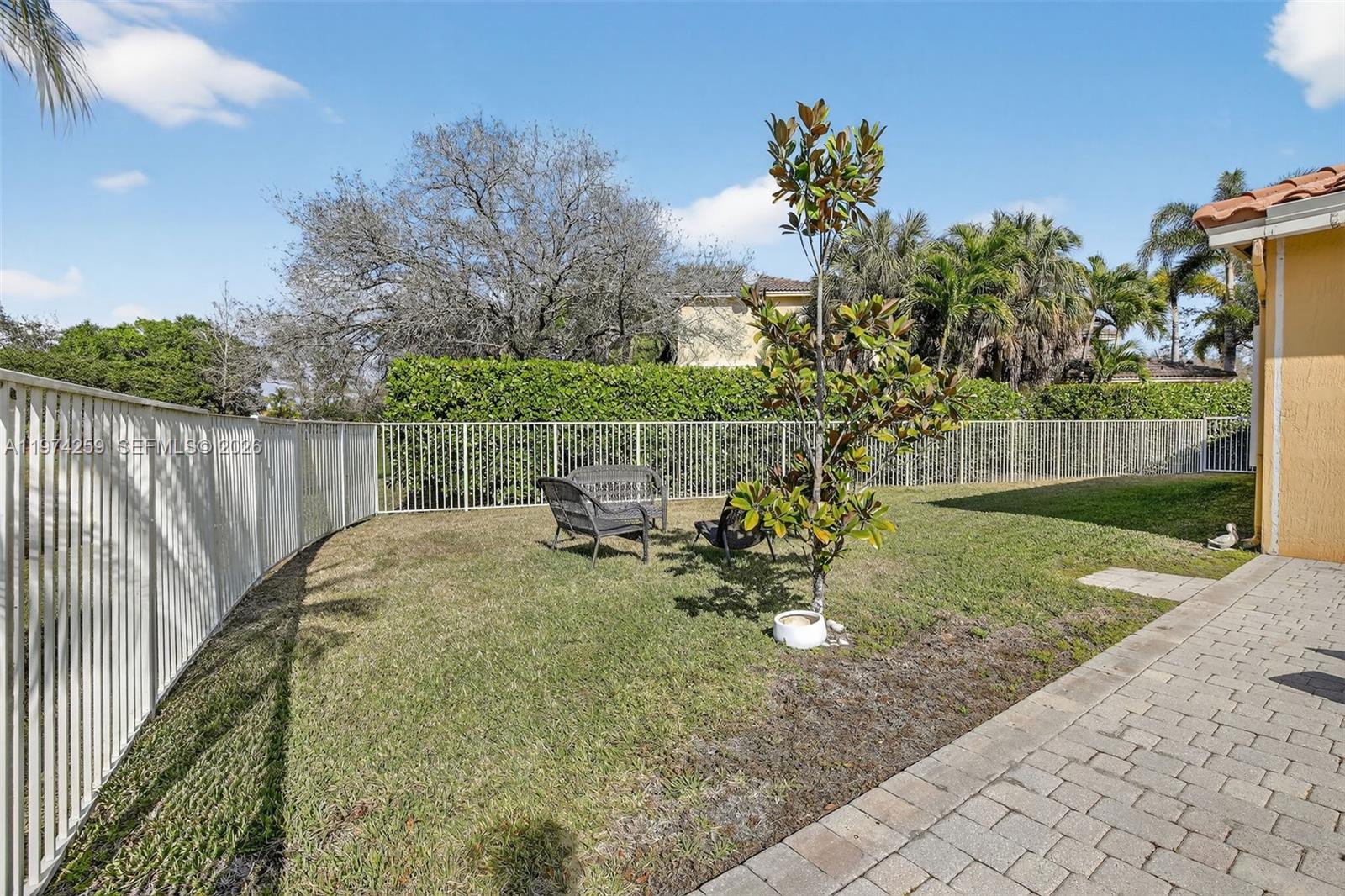 SAPPHIRE POINTE - DIAMOND - Residential