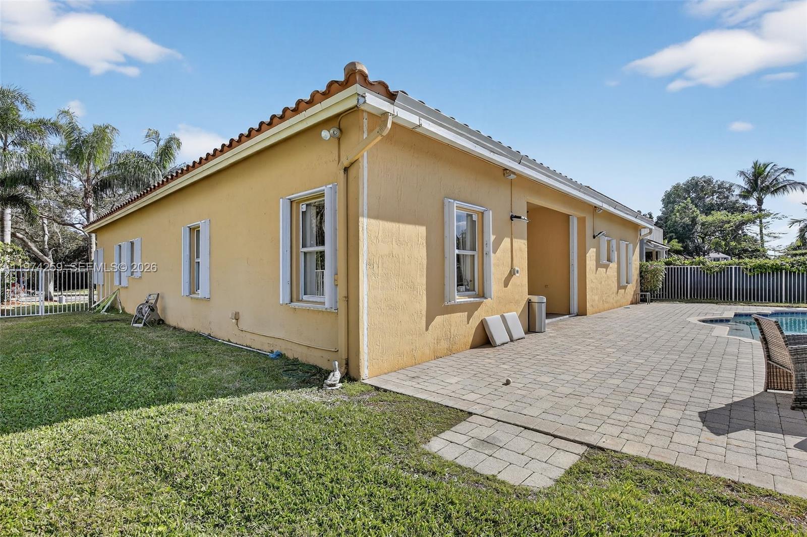 SAPPHIRE POINTE - DIAMOND - Residential