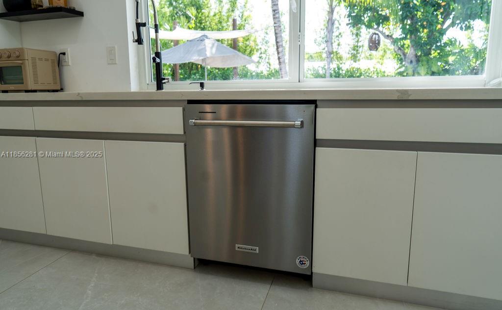 COUNTRY CLUB GROVE PT 2 - Residential Lease