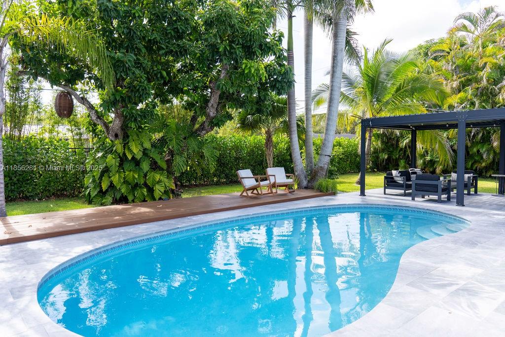 COUNTRY CLUB GROVE PT 2 - Residential Lease