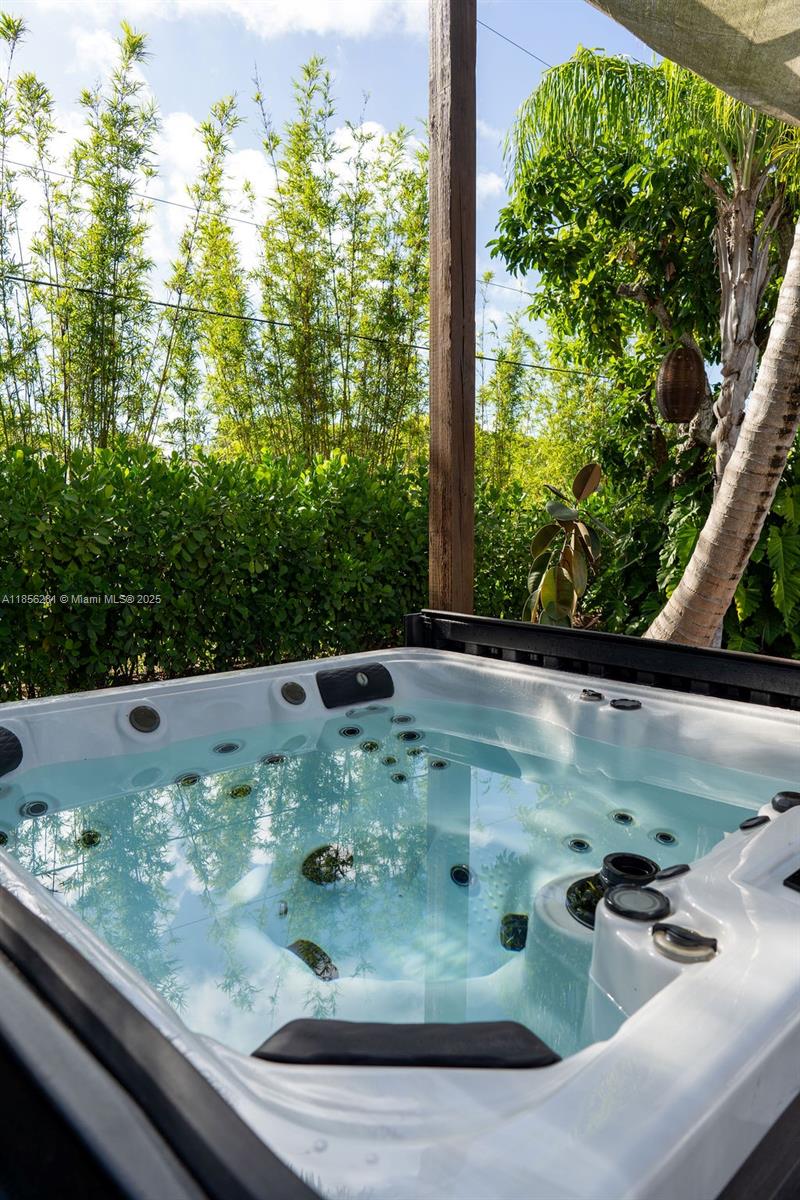 COUNTRY CLUB GROVE PT 2 - Residential Lease