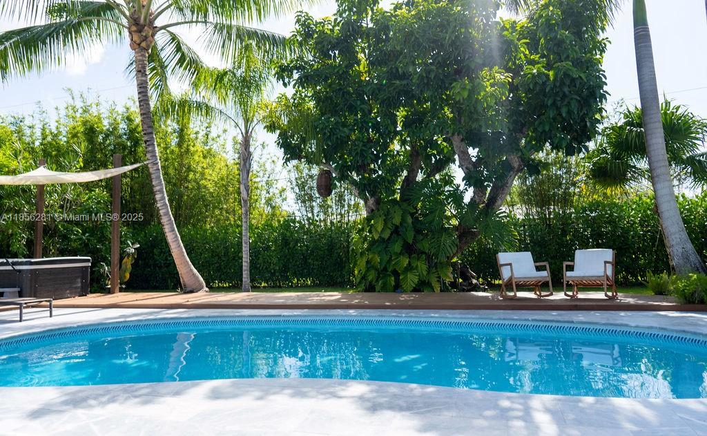 COUNTRY CLUB GROVE PT 2 - Residential Lease