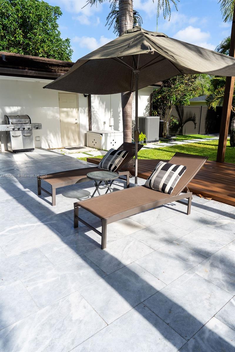 COUNTRY CLUB GROVE PT 2 - Residential Lease