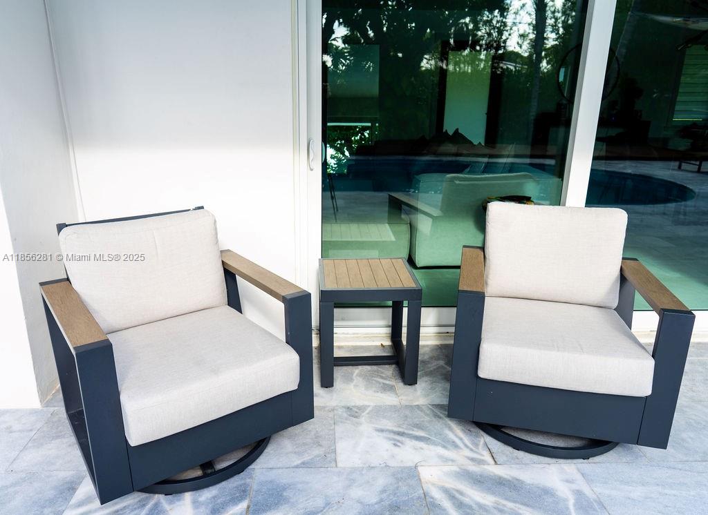 COUNTRY CLUB GROVE PT 2 - Residential Lease