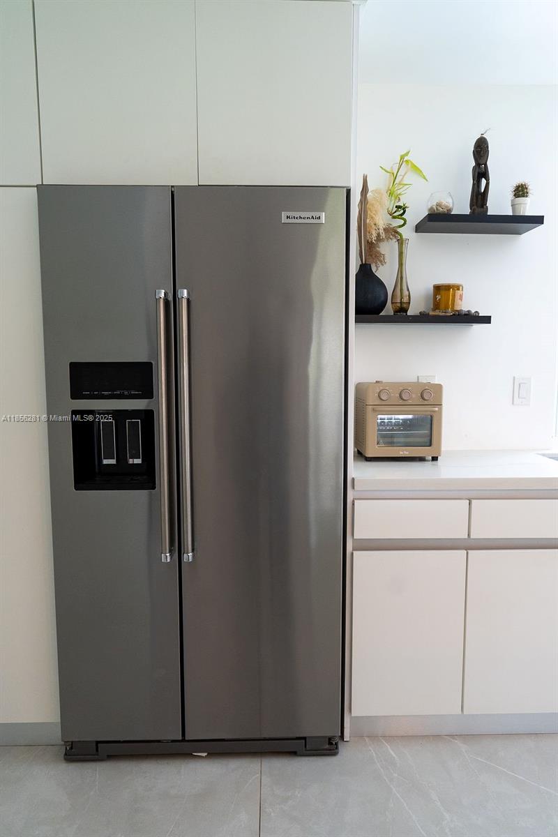 COUNTRY CLUB GROVE PT 2 - Residential Lease