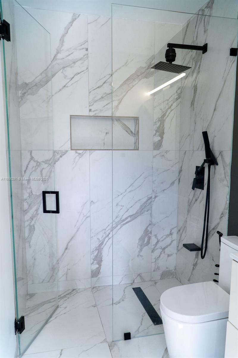 COUNTRY CLUB GROVE PT 2 - Residential Lease