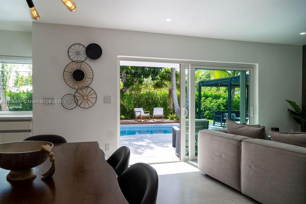 COUNTRY CLUB GROVE PT 2 - Residential Lease