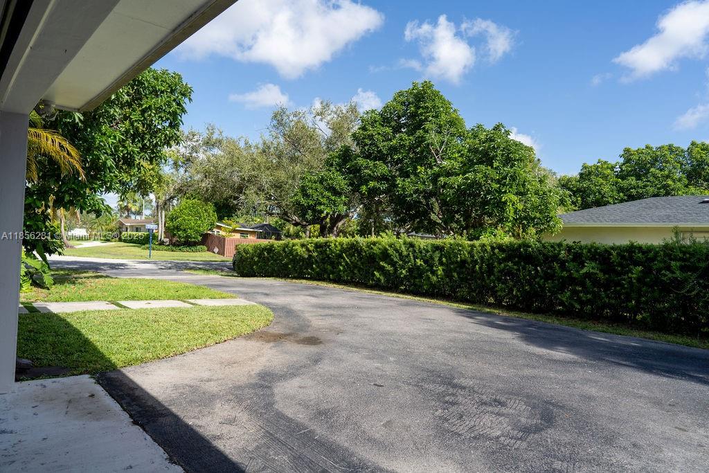 COUNTRY CLUB GROVE PT 2 - Residential Lease