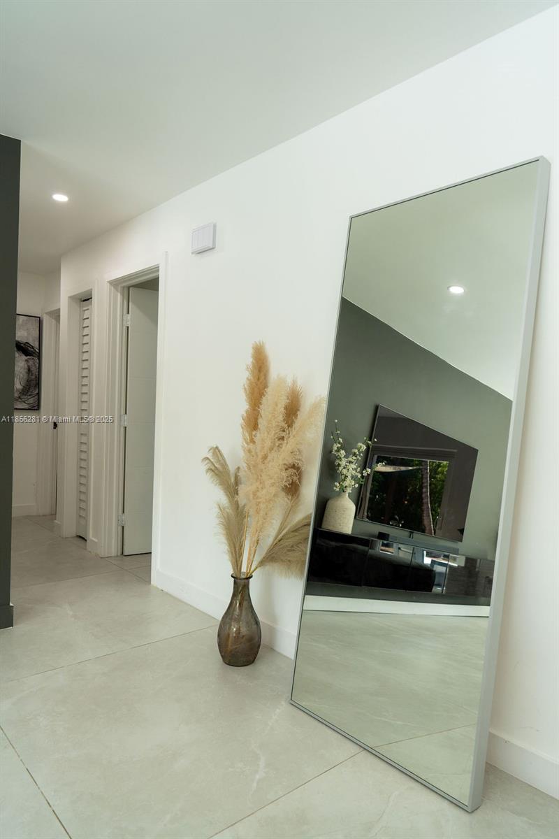 COUNTRY CLUB GROVE PT 2 - Residential Lease