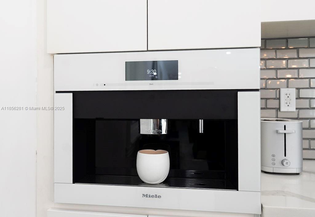 COUNTRY CLUB GROVE PT 2 - Residential Lease