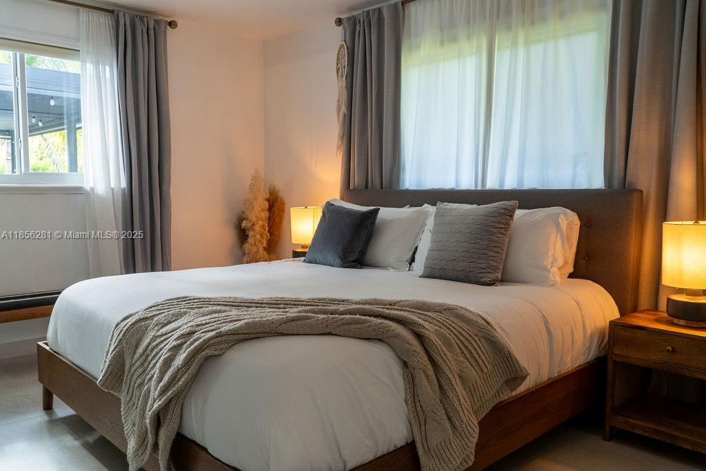 COUNTRY CLUB GROVE PT 2 - Residential Lease